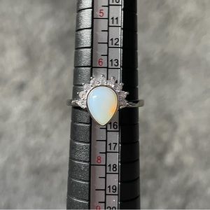 💛 2/$20 💛 Fragrant Jewels ring. Sz 7